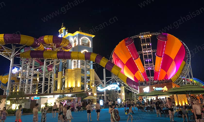 超级龙卷风水滑道提供了一种新的、刺激的水上体验