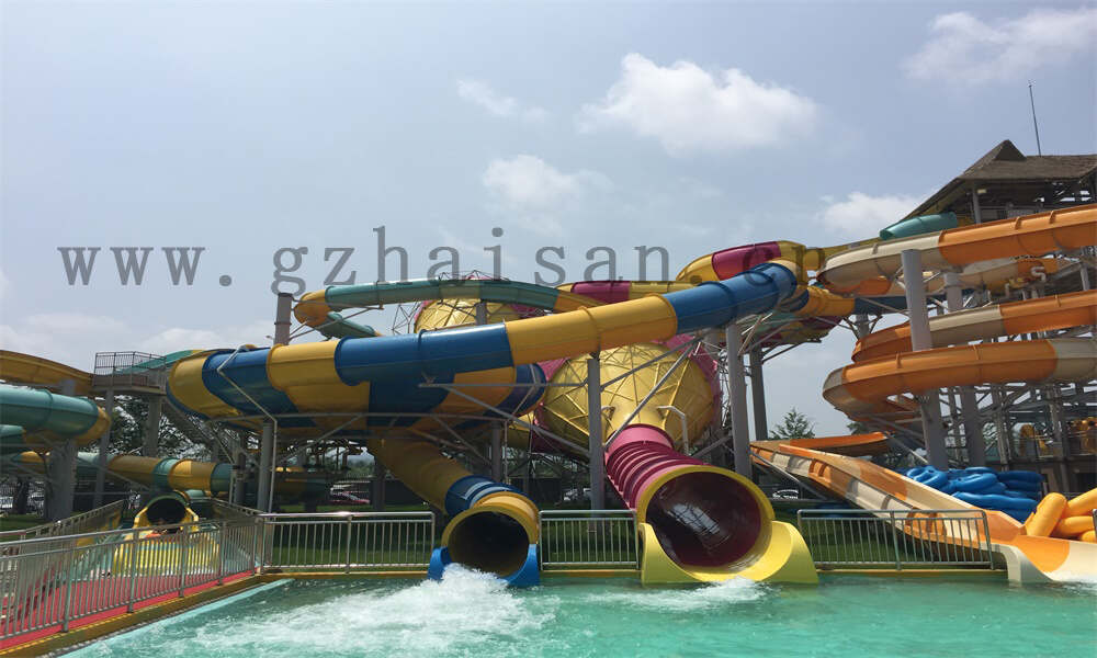 水上乐园大揭秘：畅玩惊险刺激的游乐设施